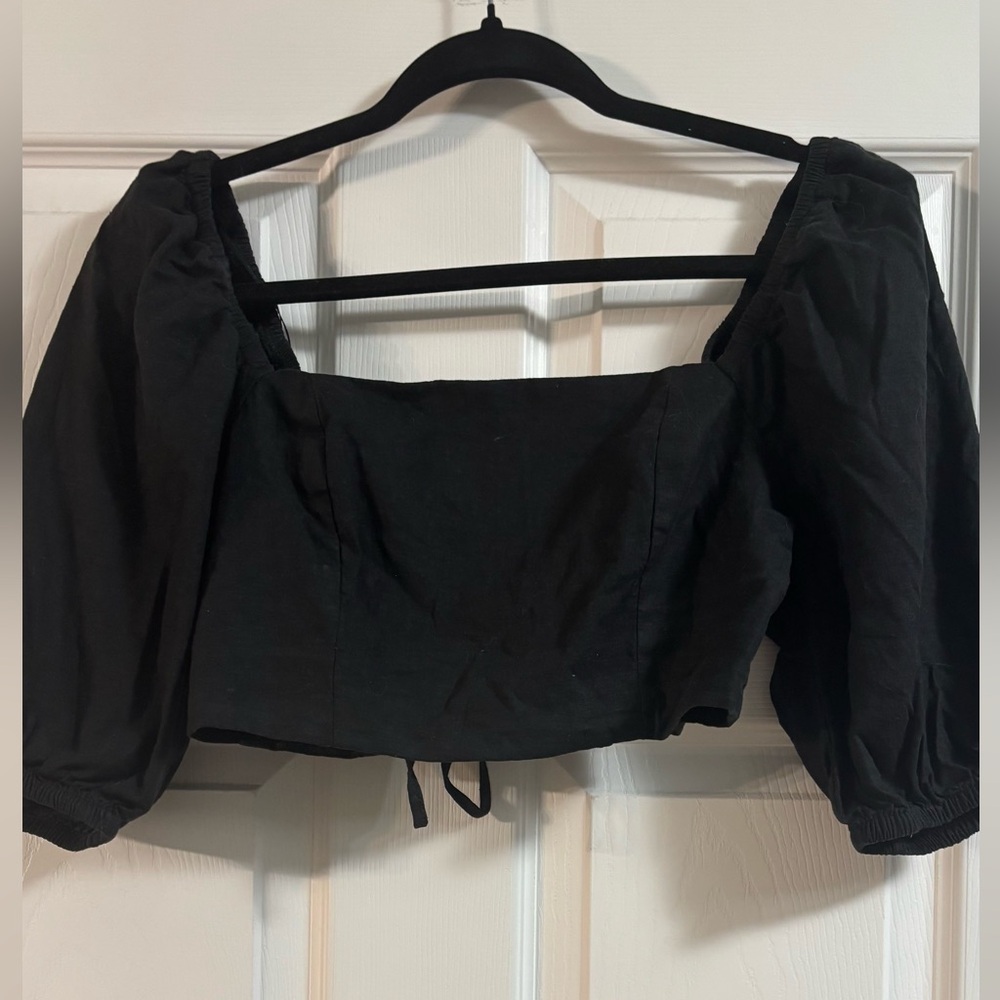 Dynamite Black Puff Sleeve Crop Blouse